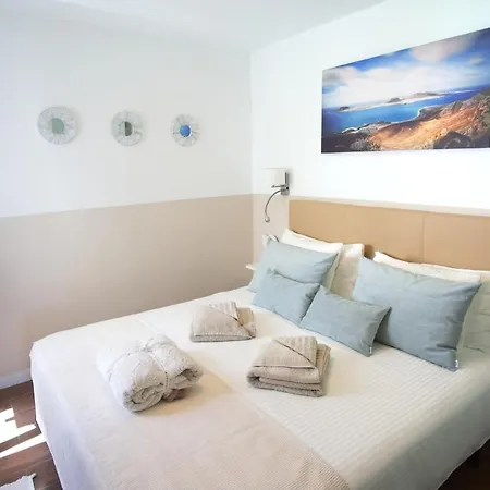 Portonovo La Paloma Amazing Sea View & Swimming Pool-good Wifi -free Ac- Private Parking شقة *